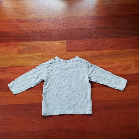 Baby GAP Gray Long Sleeve V-Neck T-Shirt Size 3T - Picture 8 of 8
